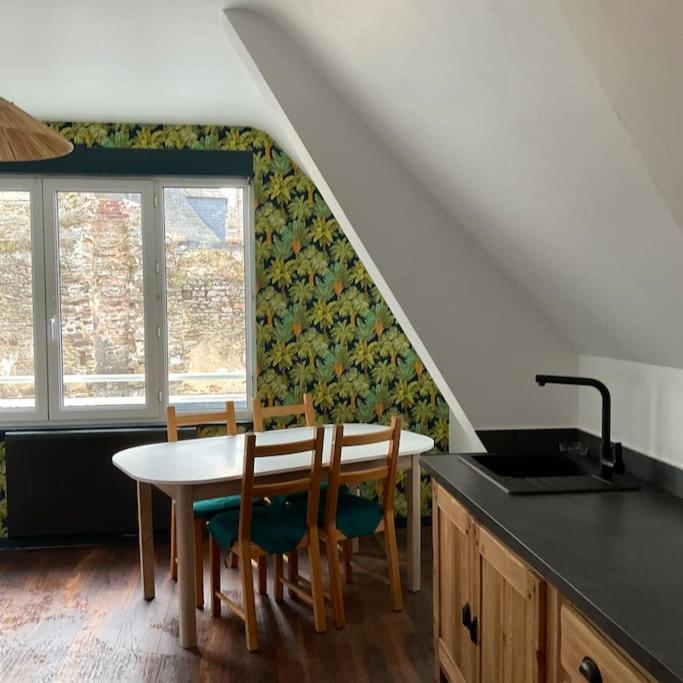 En Plein Centre De Dinan Apartment Exterior photo